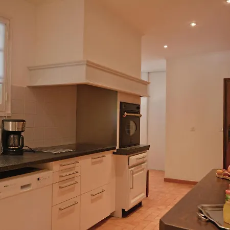 Villa Lush In Beaucaire With Swimming Pool Beaucaire (Gard)