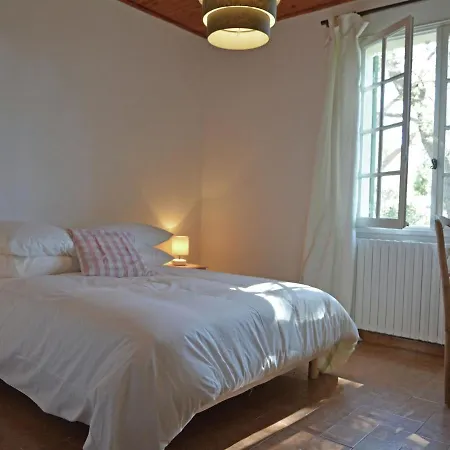 Villa Lush In Beaucaire With Swimming Pool Beaucaire (Gard)