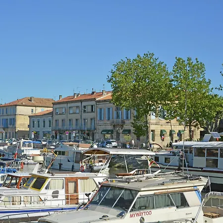 Elegant Mansion In Provence Beaucaire (Gard)