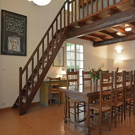 Elegant Mansion In Provence * בוקר