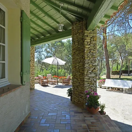 Elegant Mansion In Provence Beaucaire (Gard)